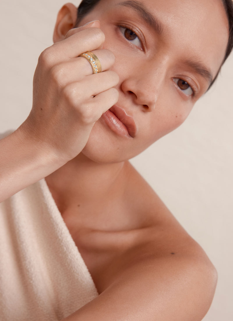 14ct-yellow-gold-diamond-eternity-ring