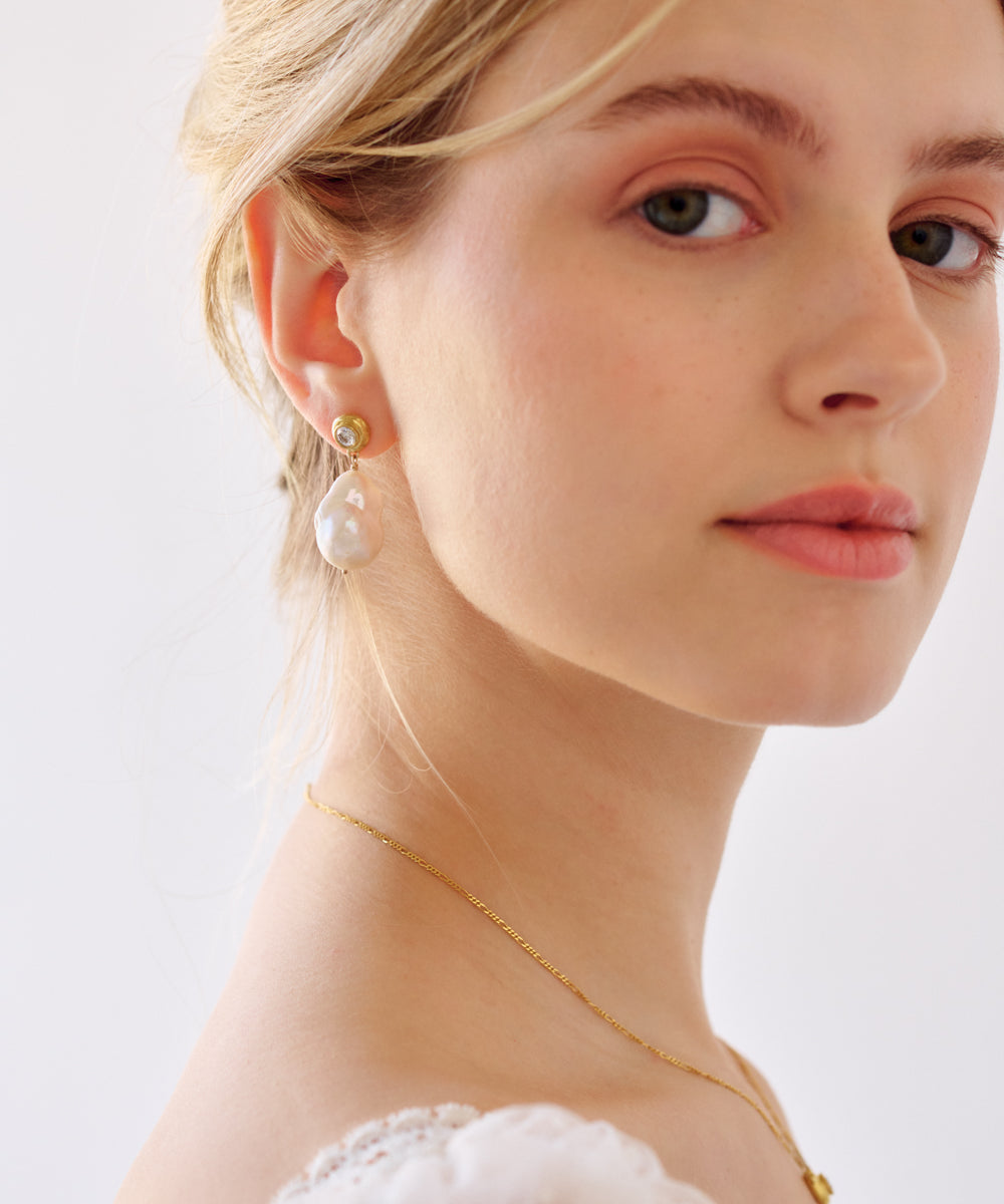 diamond-and-pearl-drop-earring