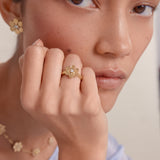 solid-gold-daisy-ring