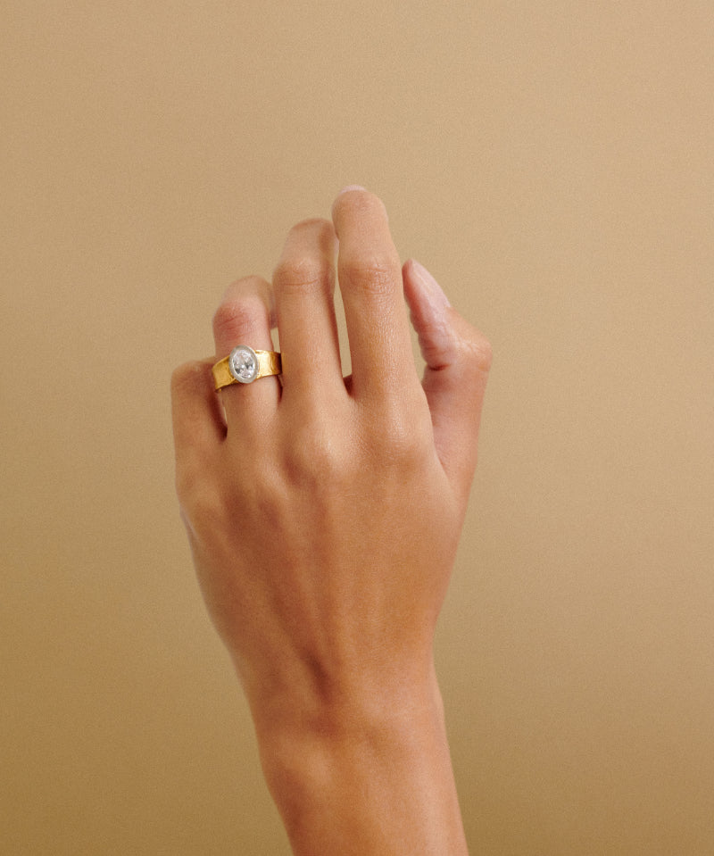 honey-diamond-solid-gold-ring