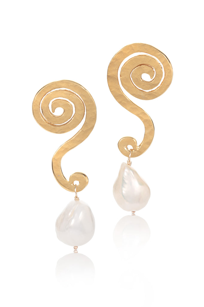 gold-plated-swirl-pearl-earrings-recycled-silver