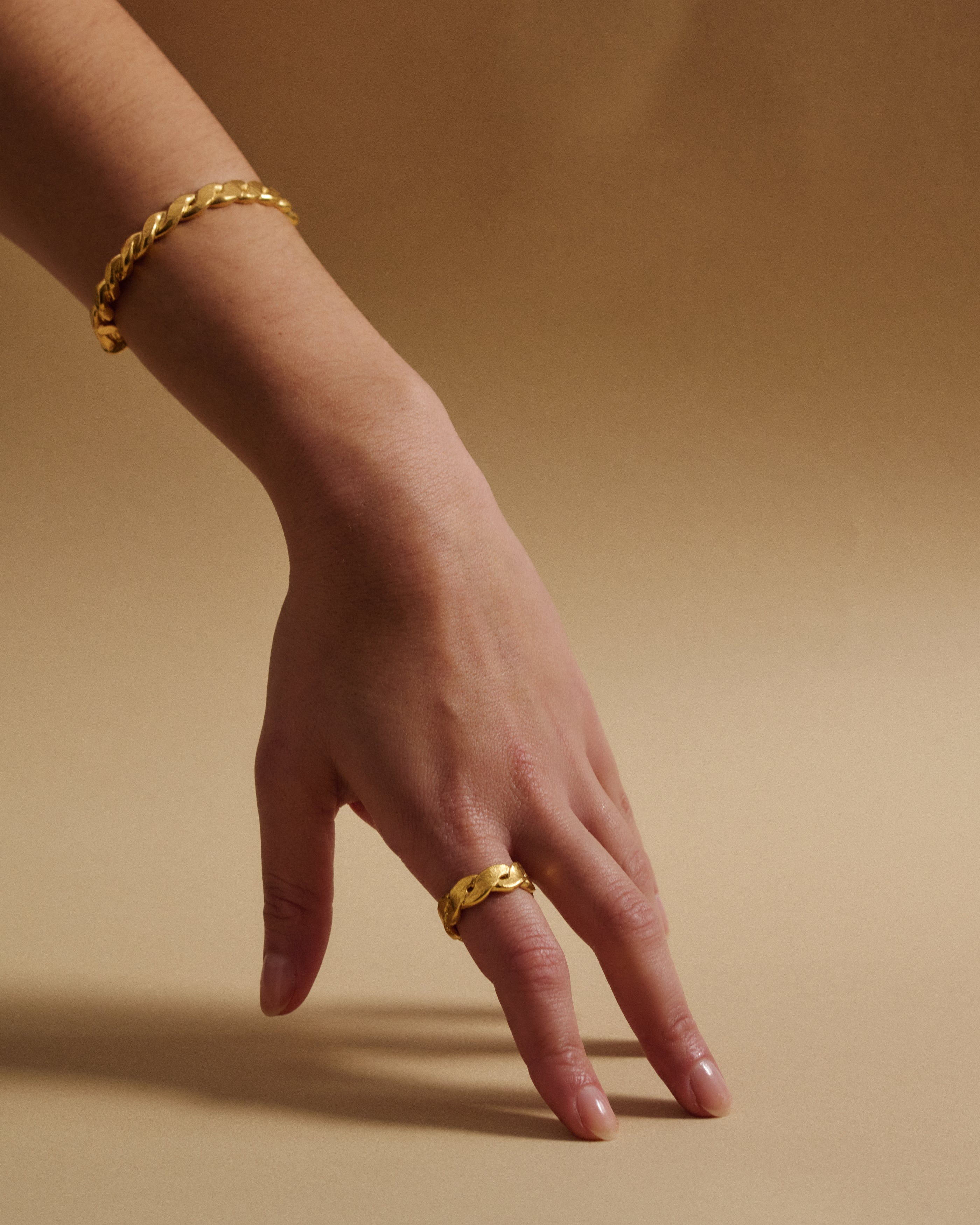 
twisted-chunky-handmade-gold-vermeil-ring
