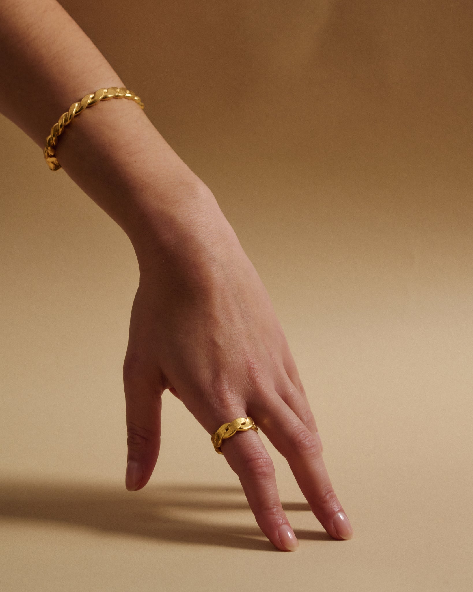 
twisted-chunky-handmade-gold-vermeil-ring
